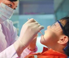 光导纤维喉镜技术——声带小结选择技术